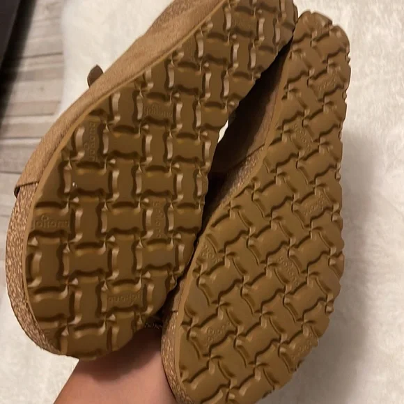 Yokono- Suede wedge buckle sandal- 9.5 - Picture 9 of 10